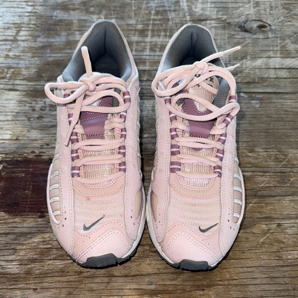 Nike Women's Pink Sneakers